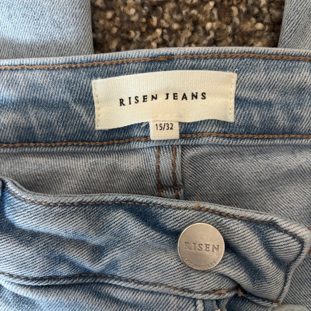 Light Wash Wide-Leg Women’s Flare Jeans - Picture 3 of 4